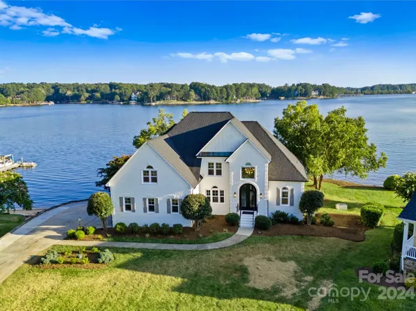 9615 Island Point Rd, Sherrills Ford, NC 28673