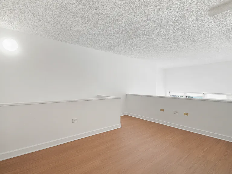 1 Landmark Sq #522 — Photo 19