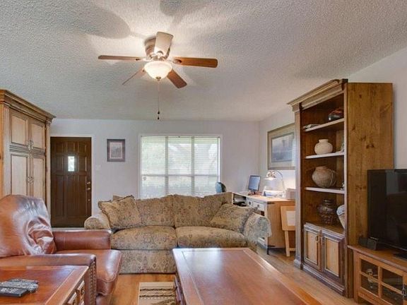 3rd image of 6106 Big Bend Dr