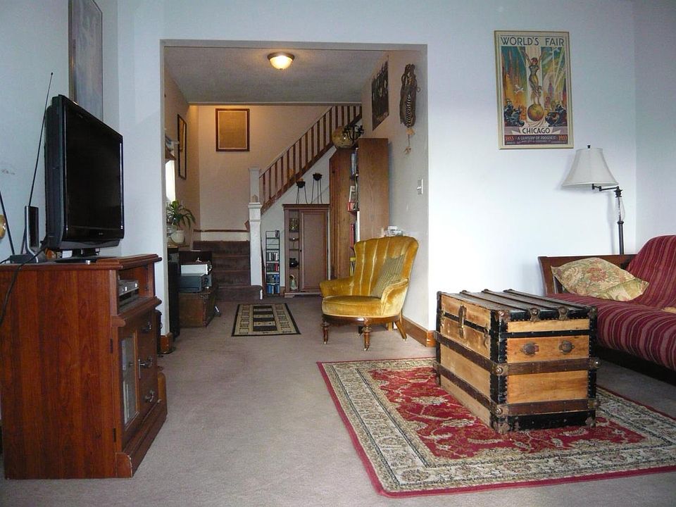 1st image of 914 Lexington Ave
