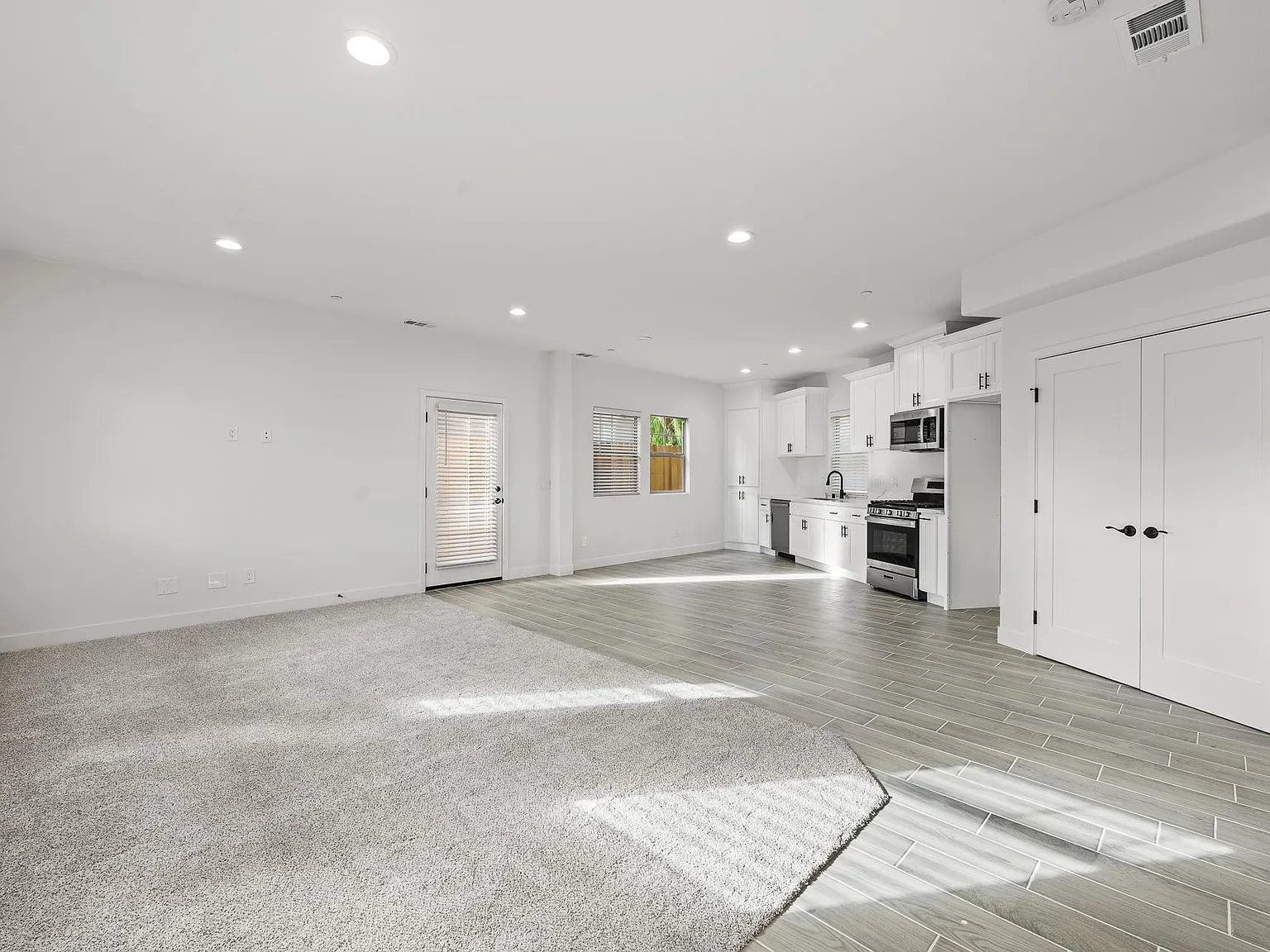 3 bed, 1.5 bath, $2,975 — Photo 3