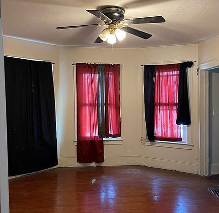 3rd image of 606 Burnet Ave