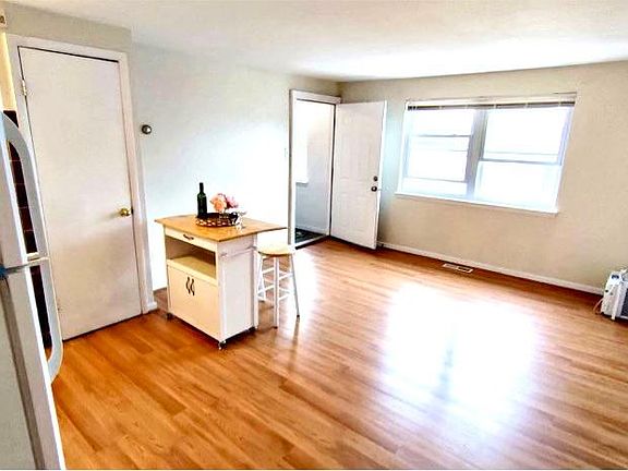 4th image of 407 Naomi St #B