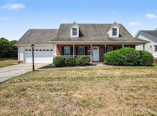 698 Retford Park Ln, Kernersville, NC 27284
