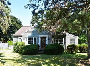 10 Chelmsford Rd, Rochester, NY 14618