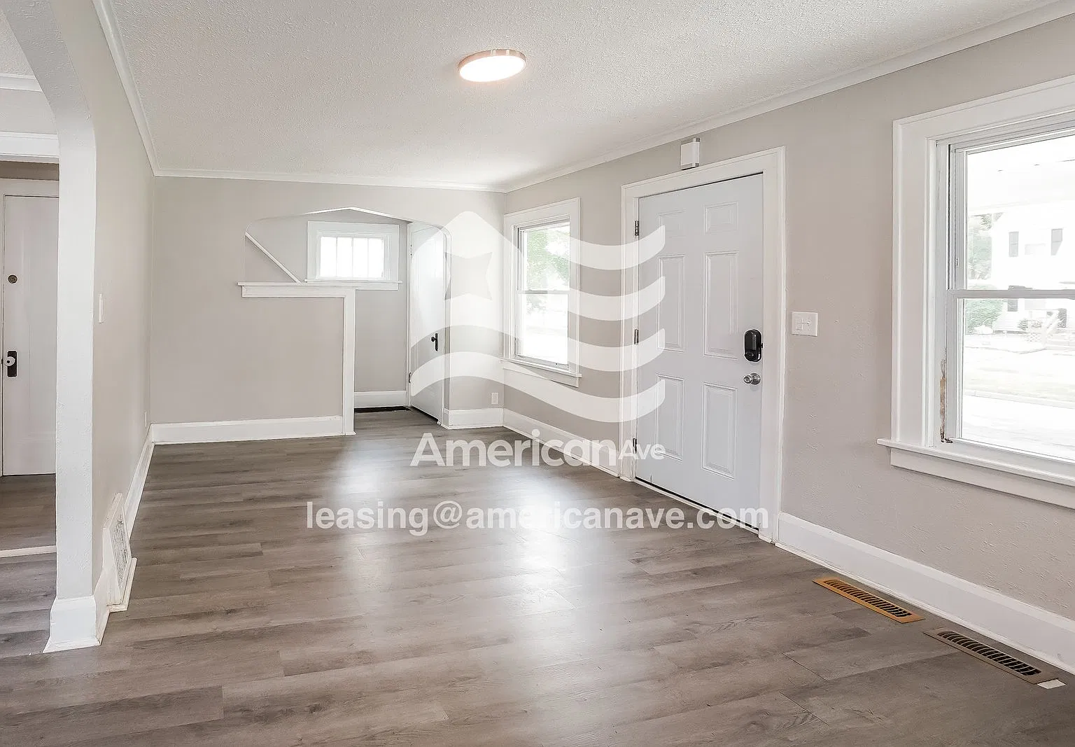 3 bed, 2.0 bath, 1128 sqft, $1,370 — Photo 3