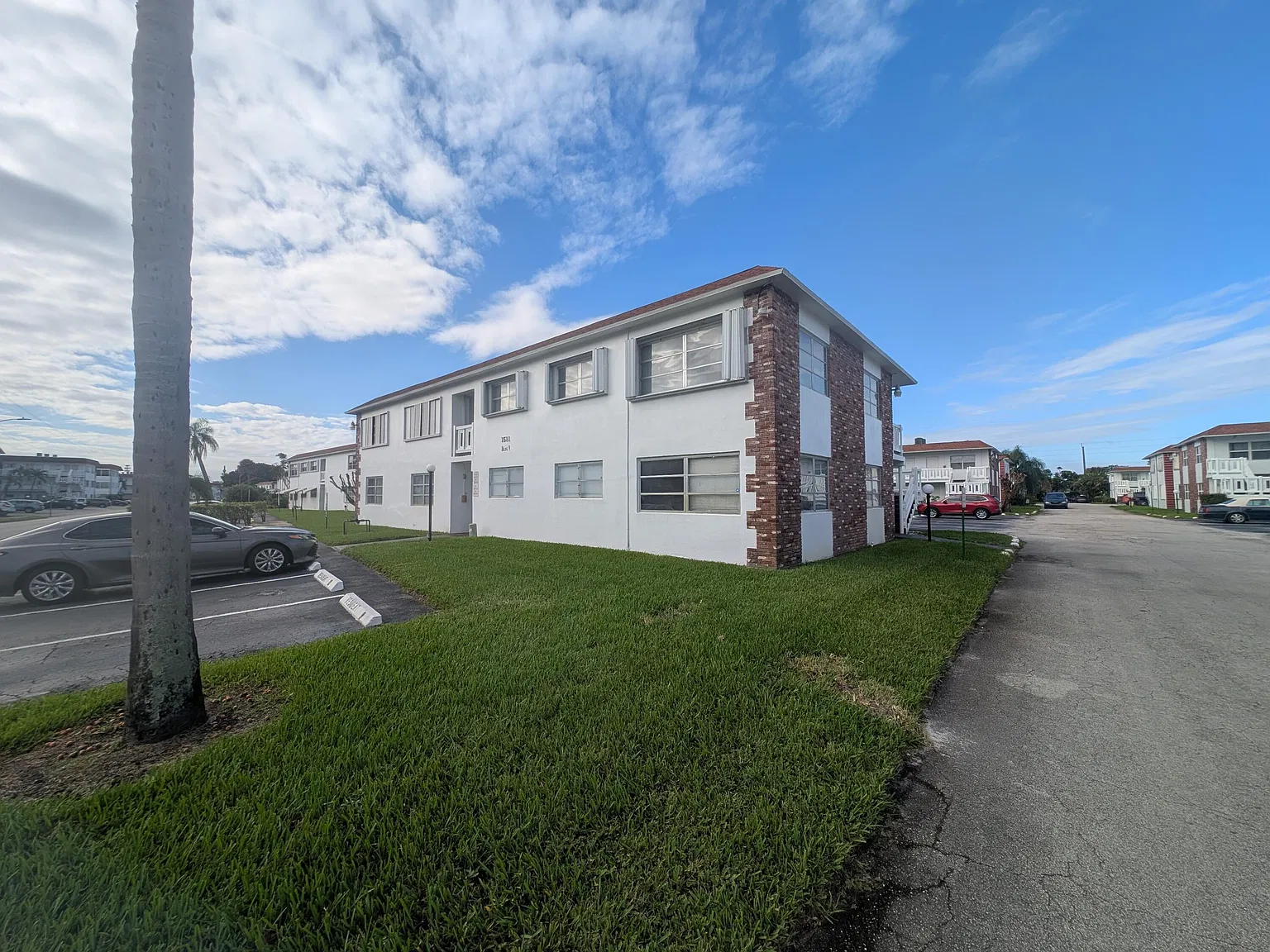 2 bed, 2.0 bath, 950 sqft, $1,650 — Photo 3