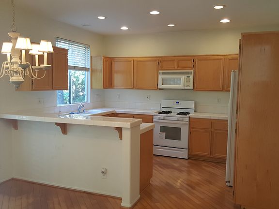 2nd image of 3 Cameo Ct