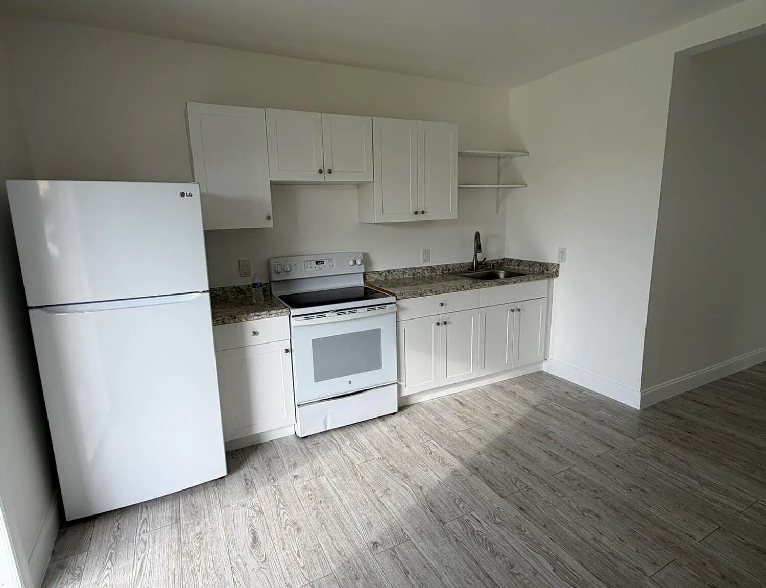 2 bed, 1.0 bath, 650 sqft, $1,900 — Photo 4