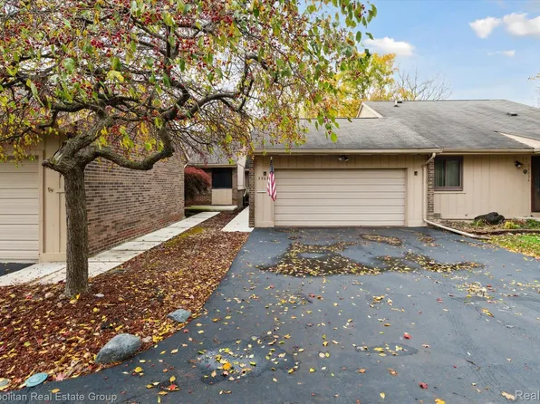 35630 Heritage Ln, Farmington, MI 48335