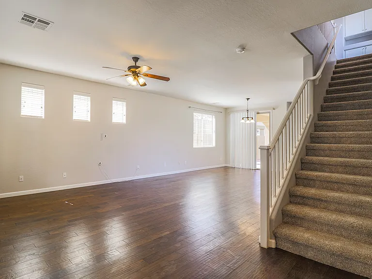 15304 W Wethersfield Rd — Photo 6