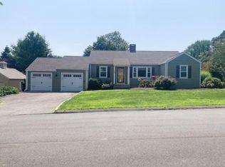 121 Morningside Dr, Stratford, CT 06614