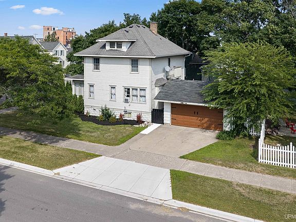 2nd image of 1725 1st Ave S