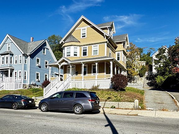 4th image of 485 Pleasant St
