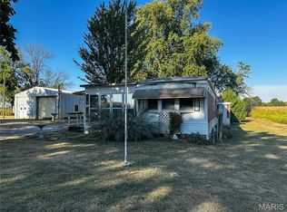 441 S Pine St, Irving, IL 62051