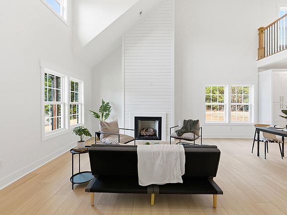 4th image of 217 Stonegate Way