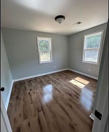 3rd image of 221 Schumpert St