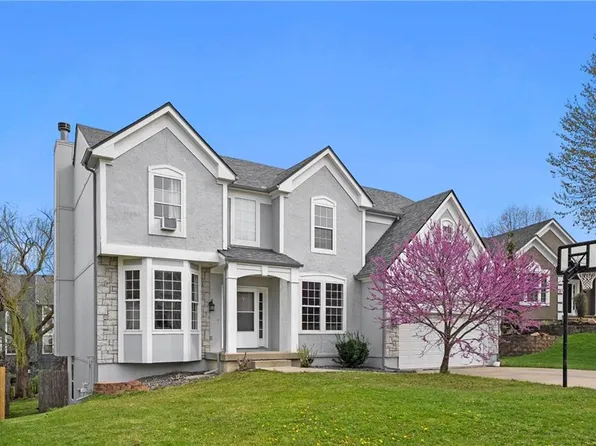 9305 N Harrison St, Kansas City, MO 64155