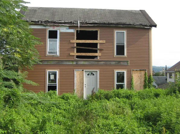 114 W North Aly, Connellsville, PA 15425