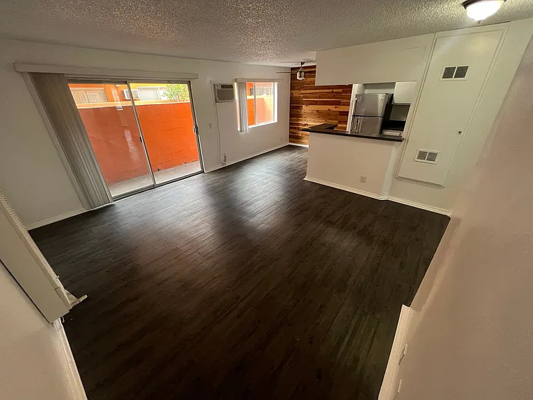 VRA27 LLC- "Villa Regency Apartments" — Photo 53