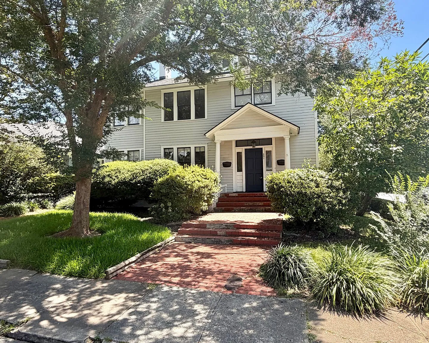 Charming 2-Bedroom, 2-Bath Home in Ardsley Park — Photo 1
