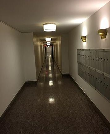 4th image of 1304 Midland Ave