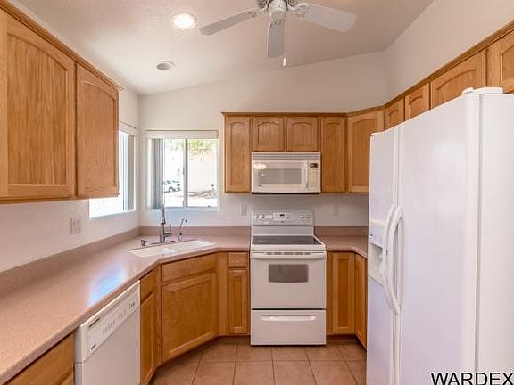 4th image of 920 Pueblo Dr