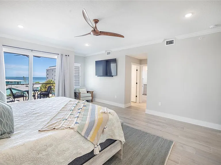 19505 Gulf Blvd #304 — Photo 41