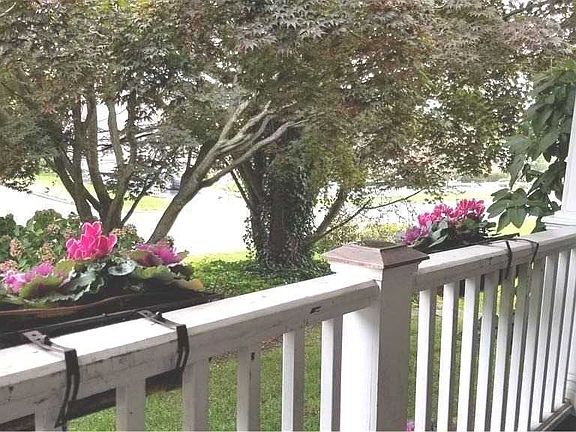 3rd image of 16 Cliftwood Dr