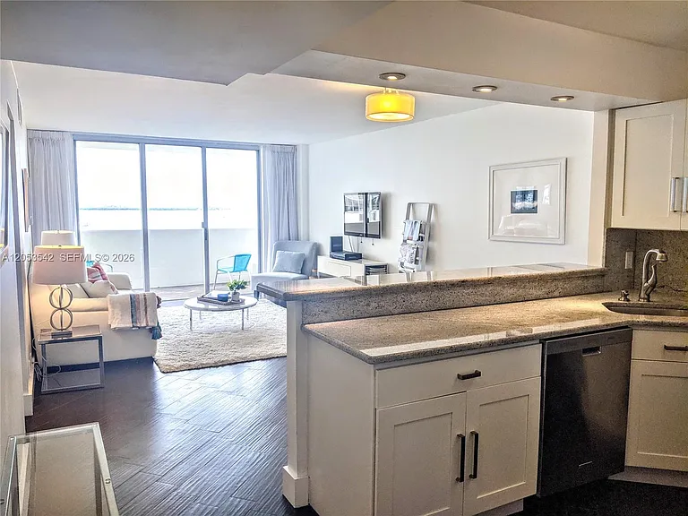 5 Island Ave #8K — Photo 7