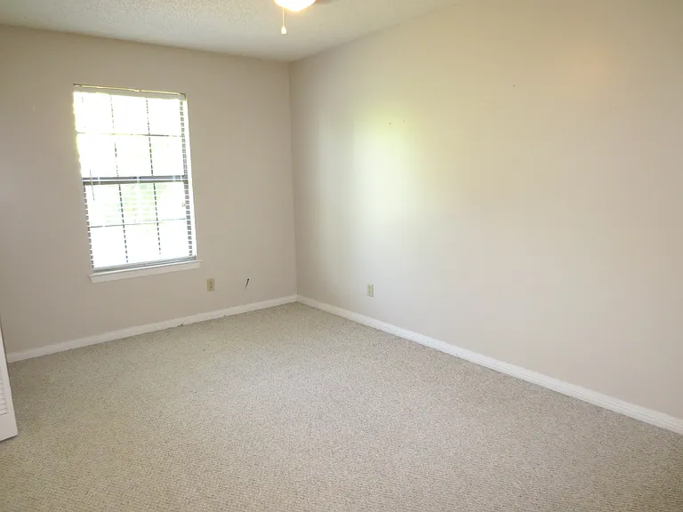 1516 Portside Dr — Photo 11