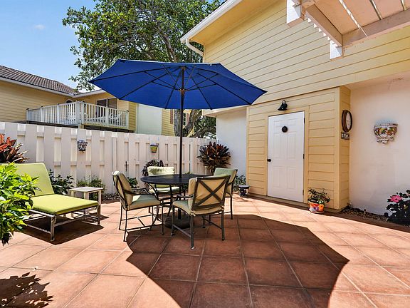 3rd image of 290 Seabreeze Circle