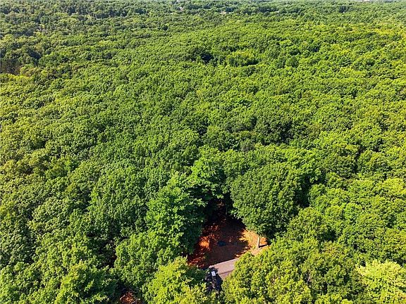 5th image of 340 Snake Hill Rd