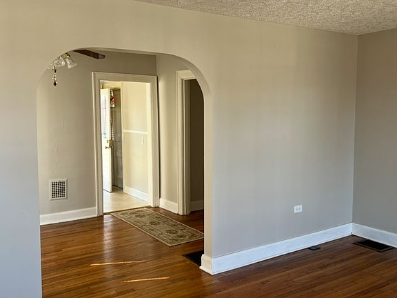 5th image of 2311 Lindell Ave