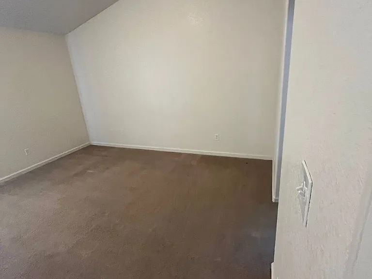 550 Castlerock Ave — Photo 17