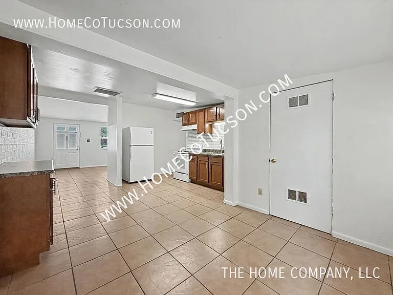 4938 S Highland Dr — Photo 7