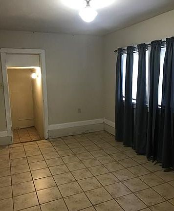 3rd image of 2115 S Carrollton Ave