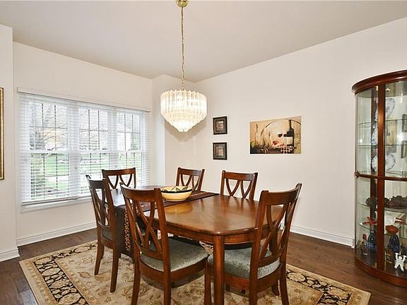 5th image of 1526 Brimfield Dr
