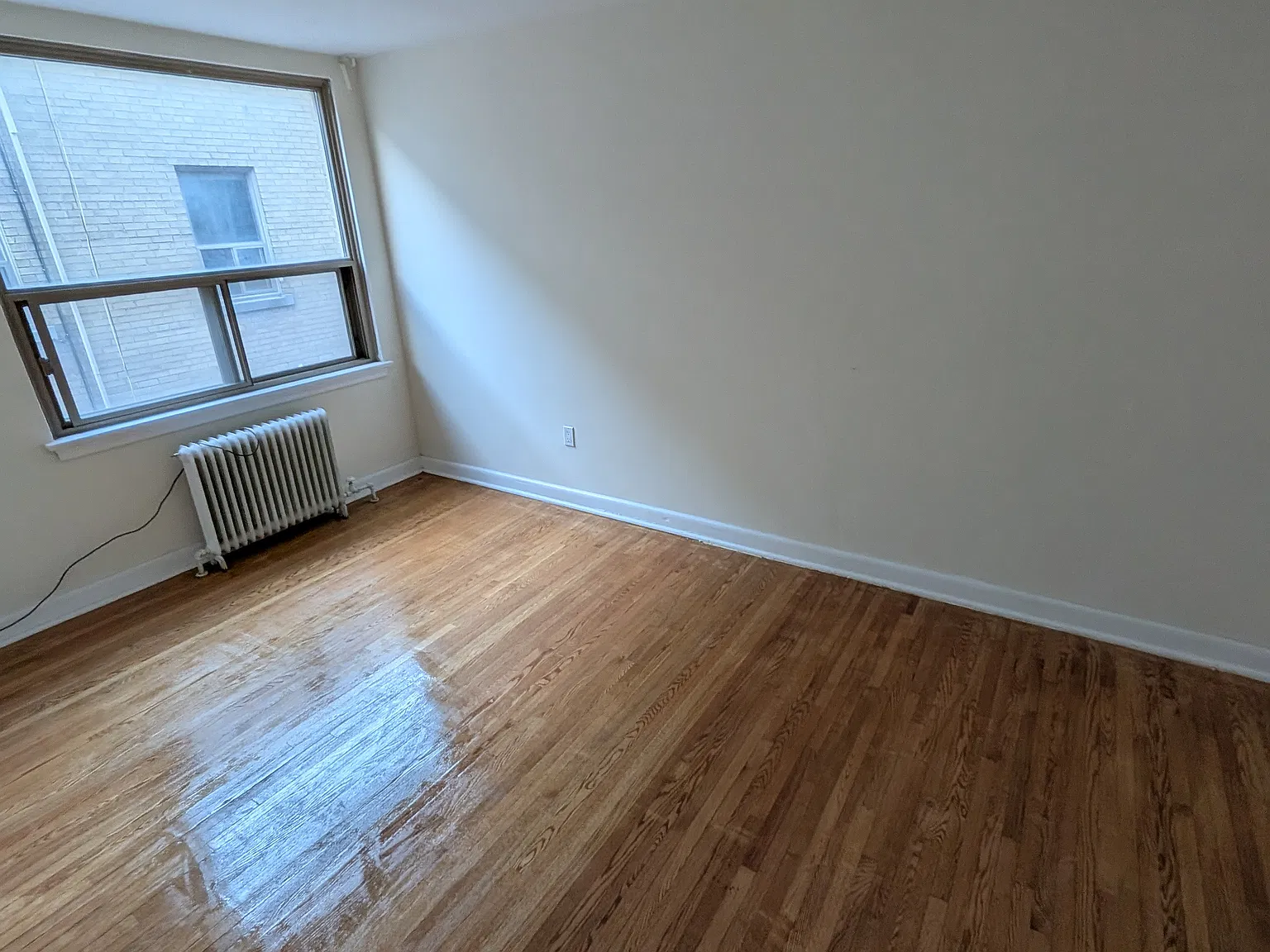 403 - Lake Shore Blvd W — Photo 1