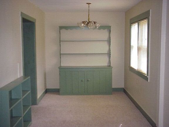 3rd image of 506 E Sul Ross Ave