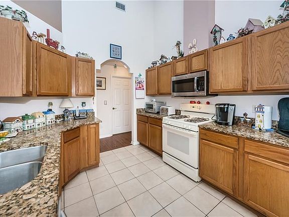 5th image of 1767 Oak Park Ct