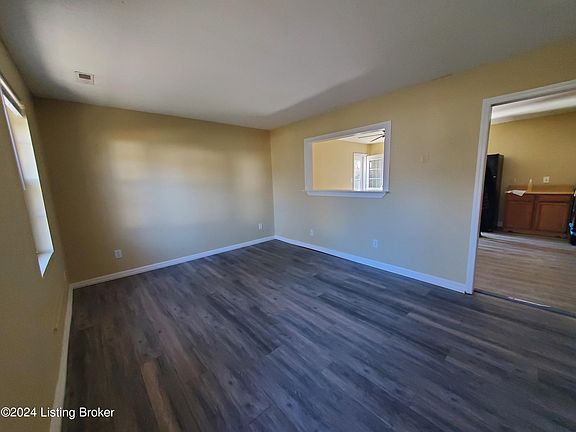 5th image of 150 Airview Dr