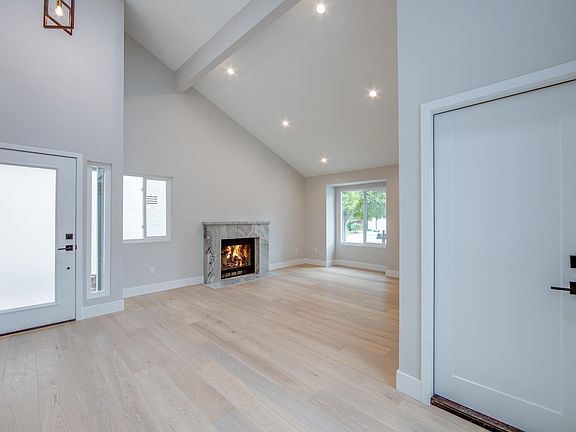 3rd image of 526 Park Springs Ct