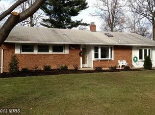 7418 Farnum St, Springfield, VA 22151