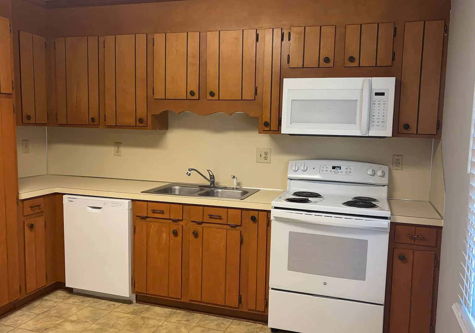 SH061-731 W Marion Street — Photo 3