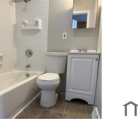 4th image of 1347 Washington Ave #2
