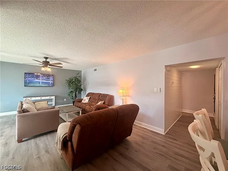 4912 Vincennes St #103 — Photo 6