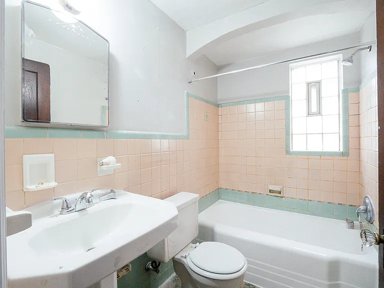7340 Reading Rd #2 — Photo 8