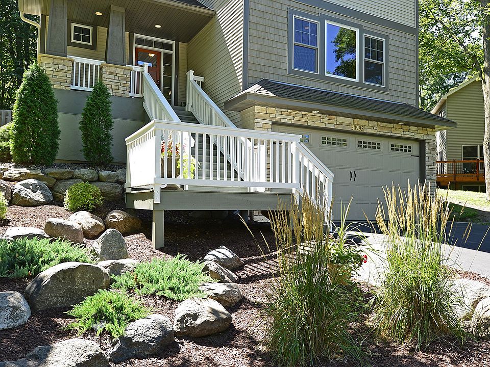 1st image of 20995 Forest Dr