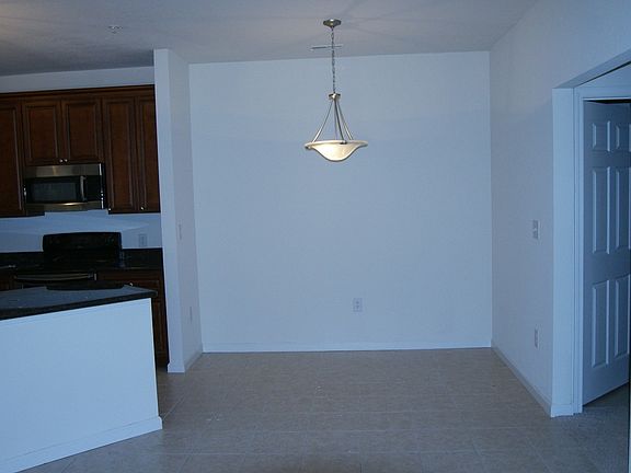 2nd image of 8011 Valle Creek Pkwy Unit 309